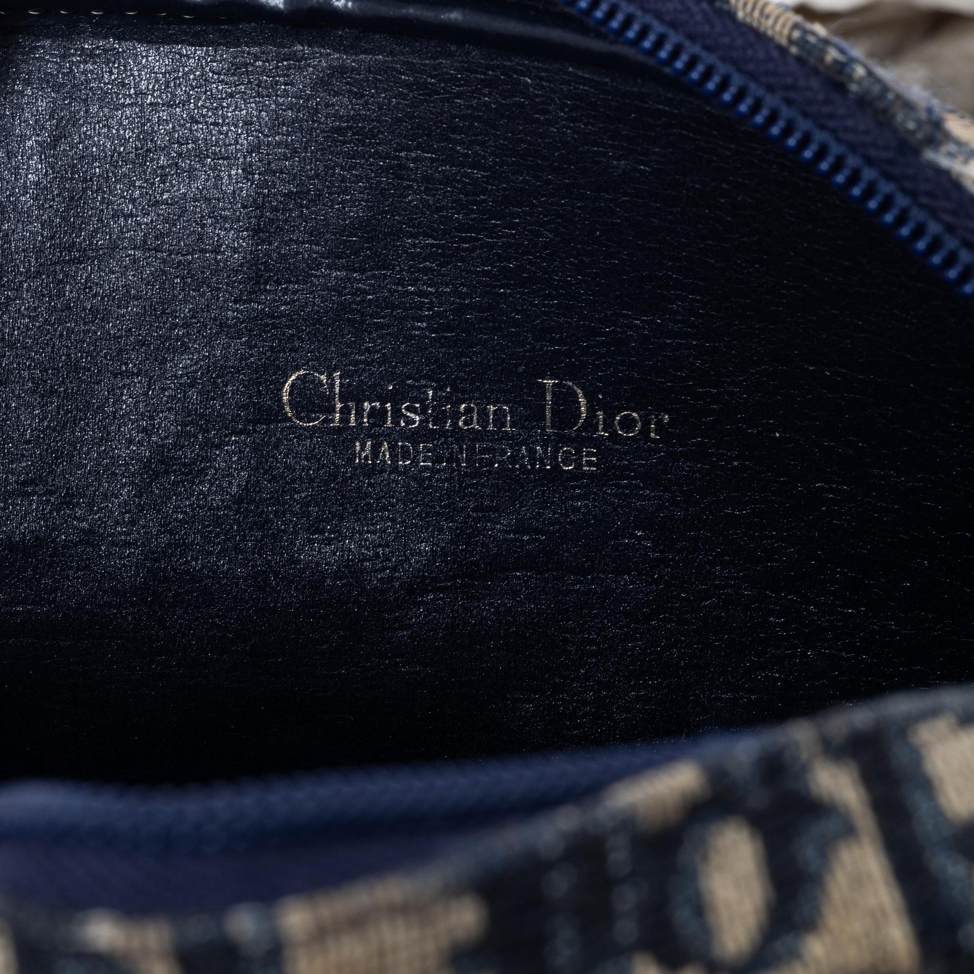 Christian Dior, Translation: "bag, vintage.".