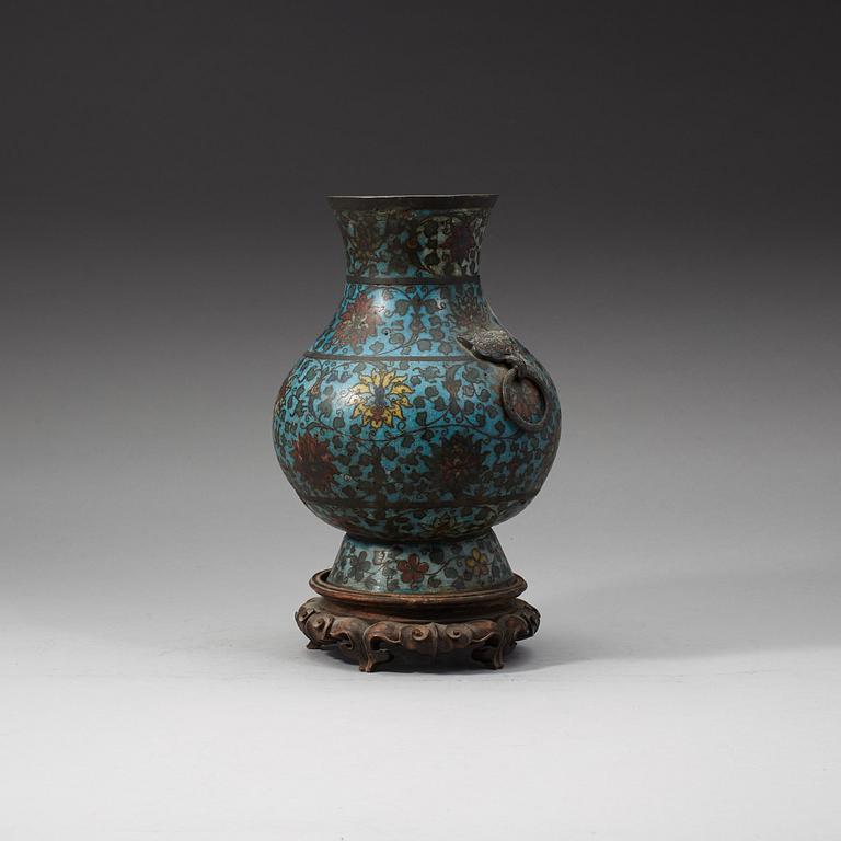 VAS, cloisonné. Mingdynastin (1368-1644).