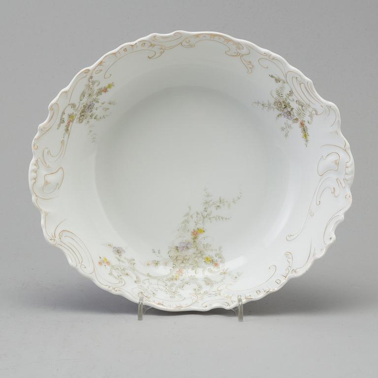 115 pieces of a porcelain dining table ware, from August Hoffman, Dresden, early 20th century.