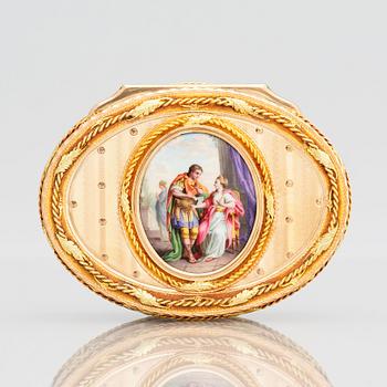A late 18th century gold box en deux colour and enamel, possibly Hanau, Louis XVI.