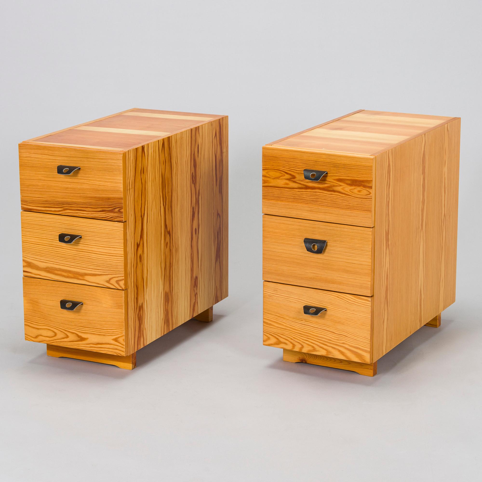 Olle Pira and Kurt Häfeli, a pair of 1970s drawers/bedside tables for Laukaan Puu.
