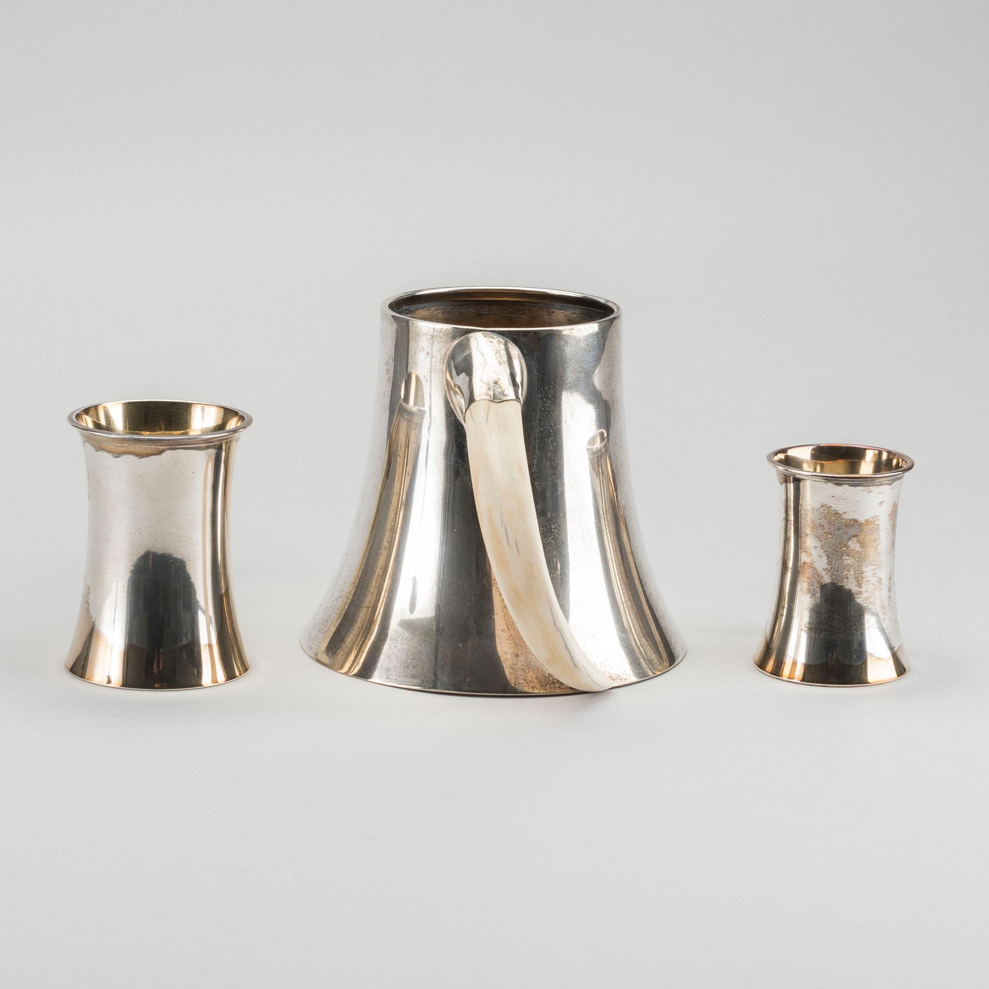 JAKTBÄGARE, 3 st, silver med vildsvinständer, K Andersson, Stockholm, 1916.