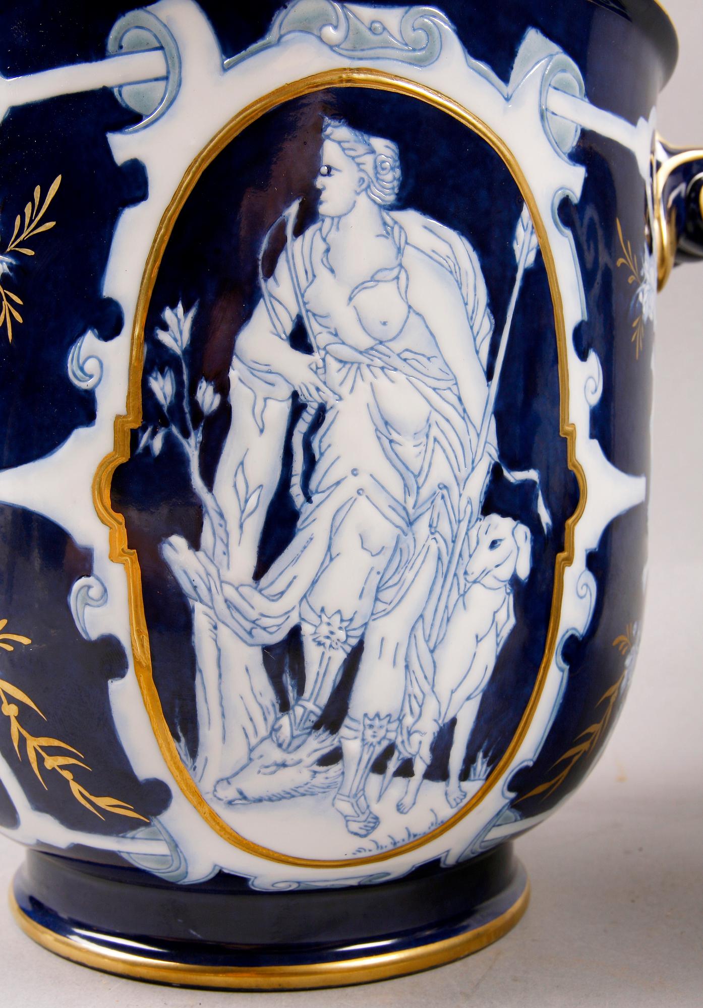 YTTERFODER, ett par, porslin. Meissenliknande märken, 1900-tal.