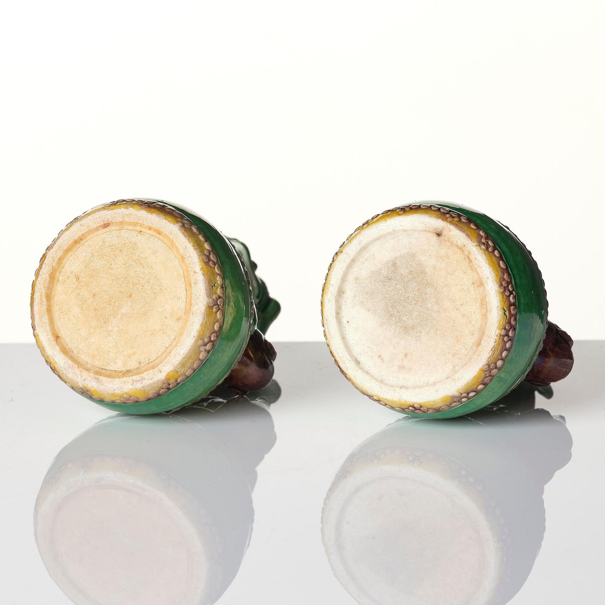 Rökelsehållare, ett par, porslin. Qingdynastin, 1800-tal.