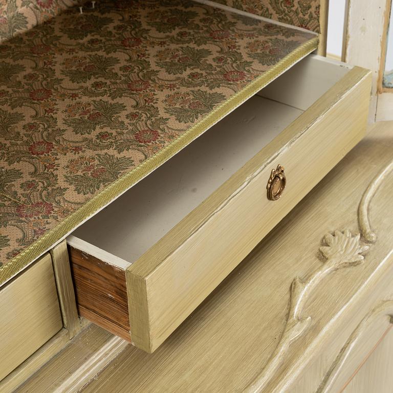 A painted cabinet 19th/20th Century.