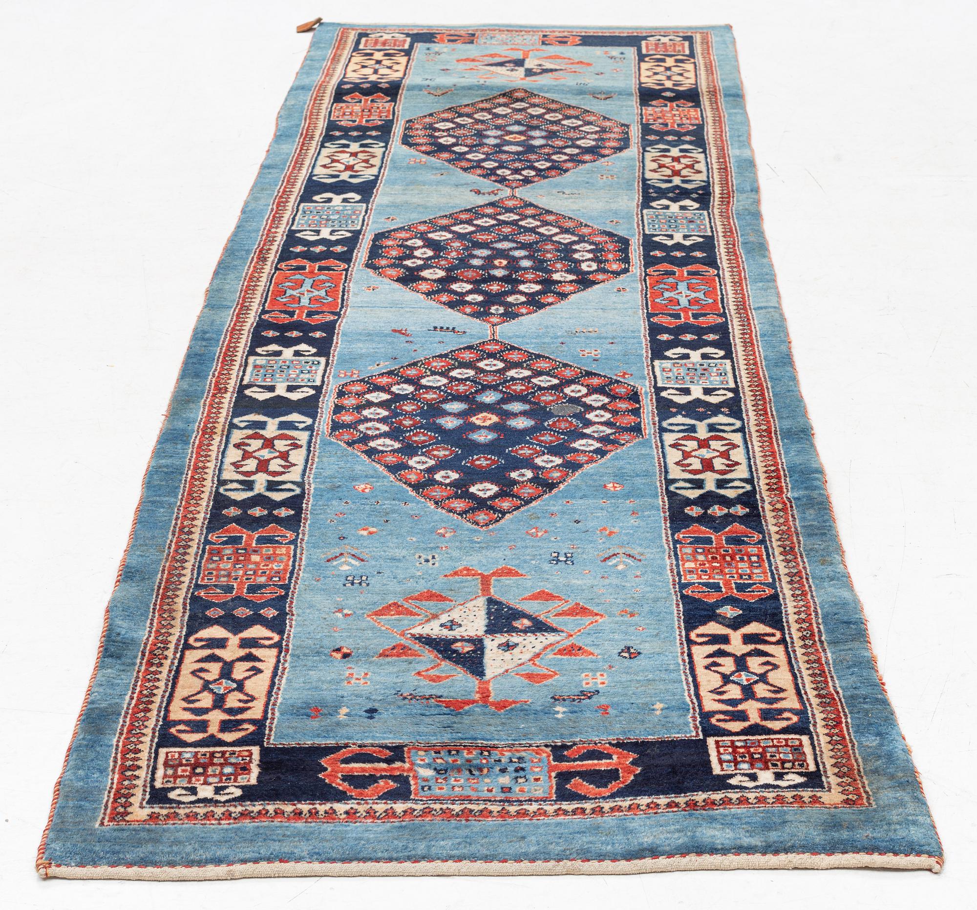 A runner carpet, Lori, ca. 292 x 93 cm.