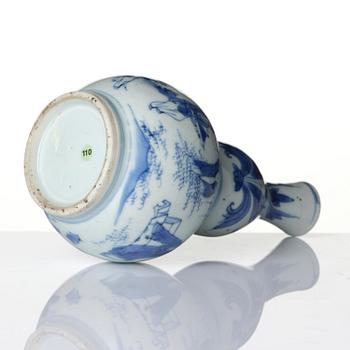 A blue and white Transitional vase, 1630/40's.