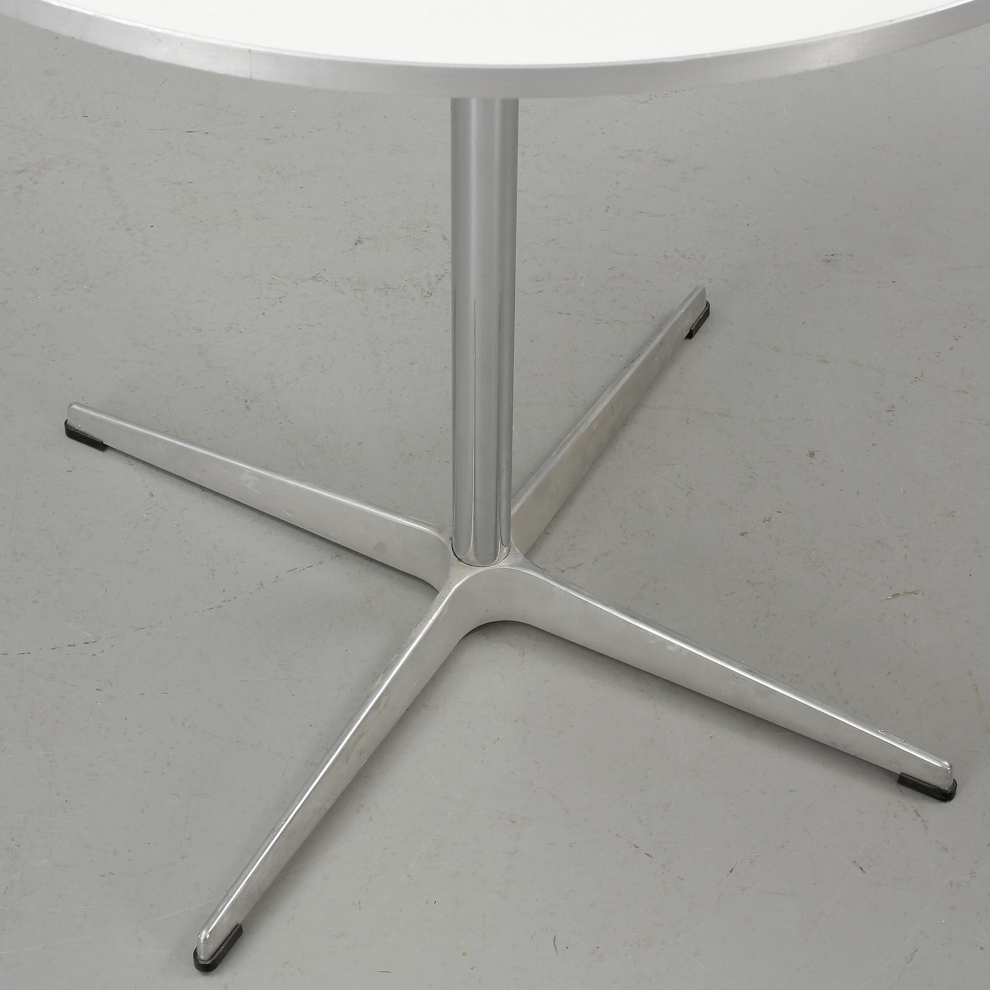 BORD, Bruno Mathsson & Piet Hein, Fritz Hansen, 2004.