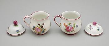 CREMEKOPPAR, 2 st, mjukt porslin, 1700/1800-tal.