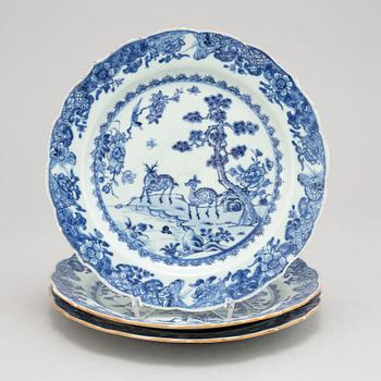 A set of three Chinese blue and white porcelain plates. Qing dynasty, Qianlong (1736-1795).