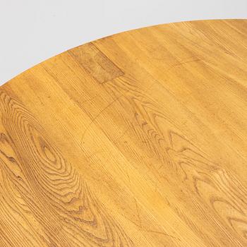 Dining table, late 20th century.