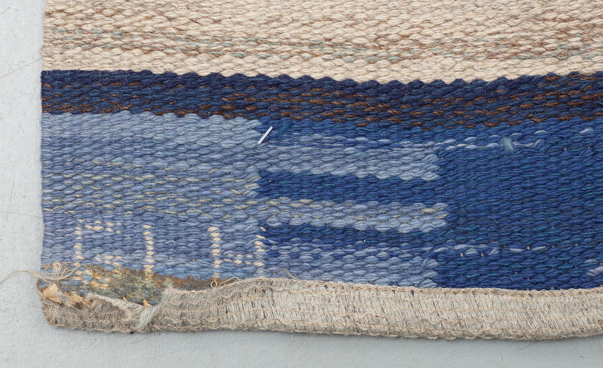 MATTA. Rölakan. 500 x 195,5 cm. Signerad GLH AMH (Gävleborgs Läns Hemslöjd,  sannolikt av Anna-Maria Hoke).