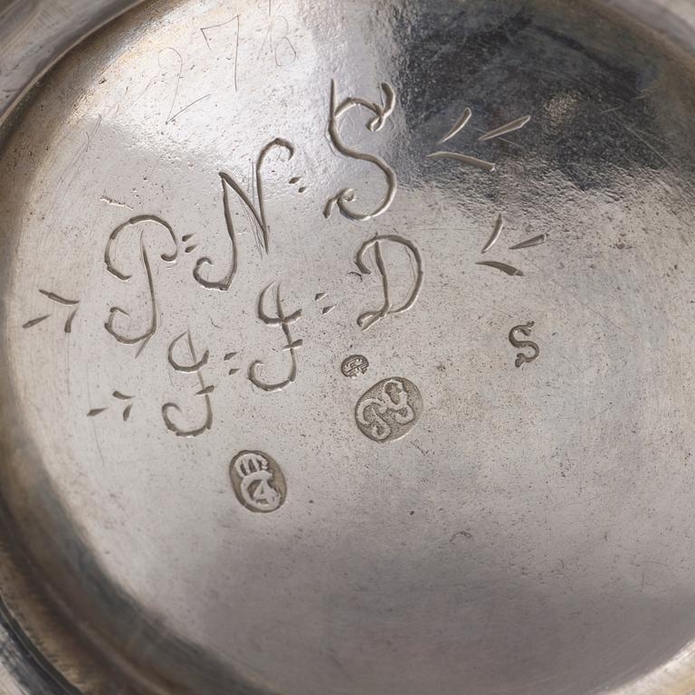 A Swedish 18th century parcel-gilt silver beaker, mark of Peter Gadd, Kristianstad 1776.