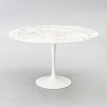 Eero Saarinen, Dining table, “Tulip”, Knoll Studio.