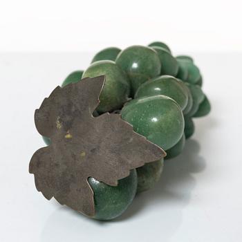 Bordsdekorationer i form av druvklasar, 2 st, 1900-talets mitt.