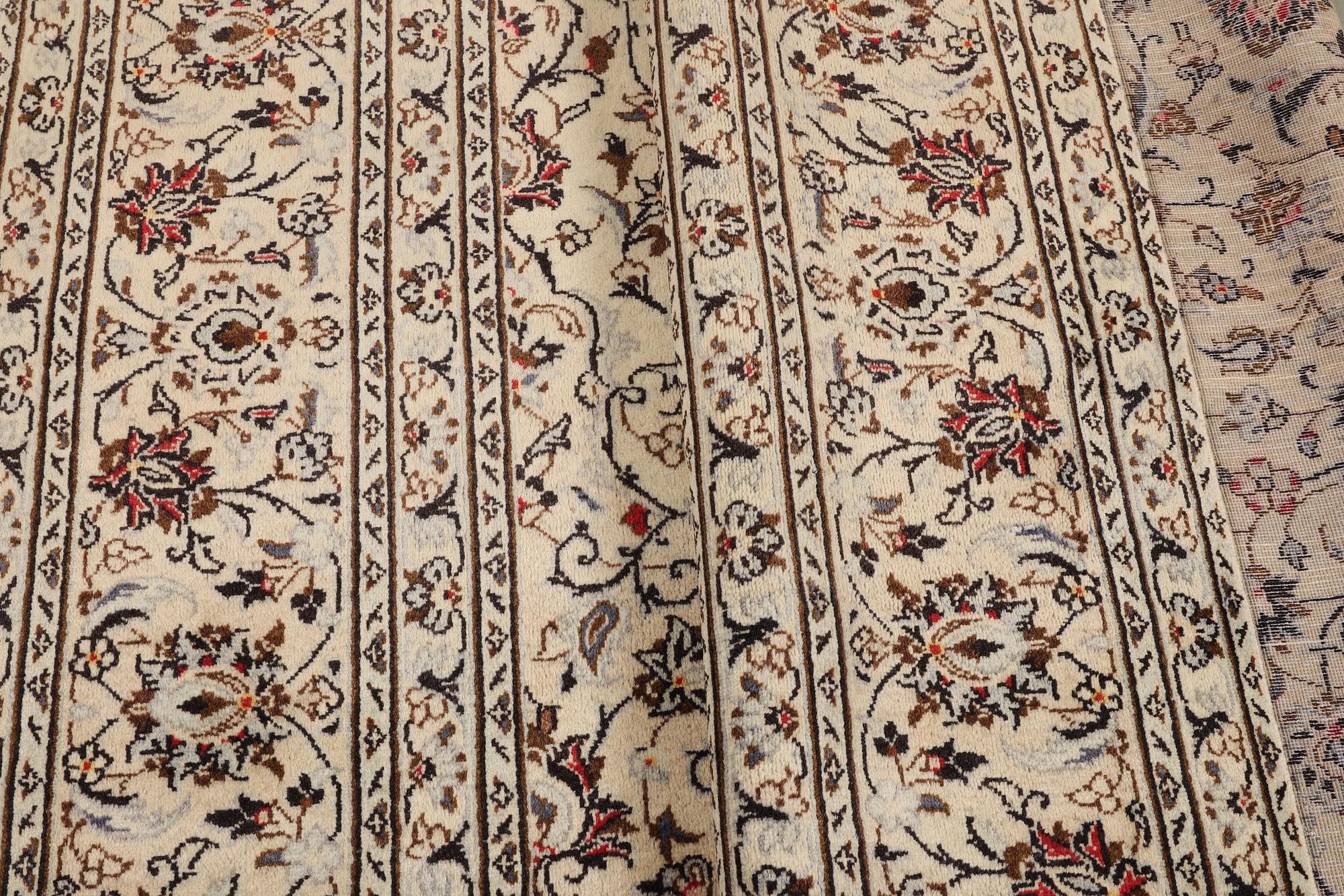 A carpet, Kashan, ca 340 x 238 cm.