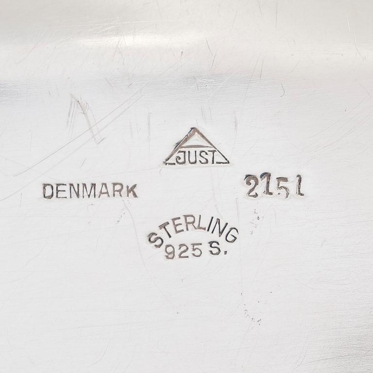 Skål, sterlingsilver  Just Andersen, Denmark 1950-tal och gräddsnäcka o sockerskål, silver, Tillander, Helsingfors 1955.