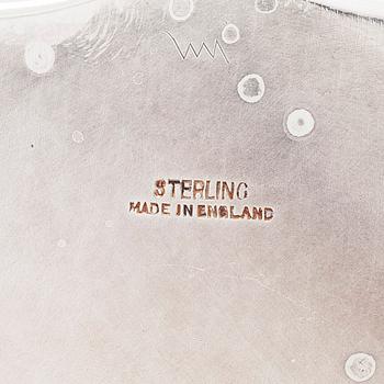 Visitkortsbrickor, 2 st, sterling silver, Viner's Ltd, Sheffield 1932 och 1940.