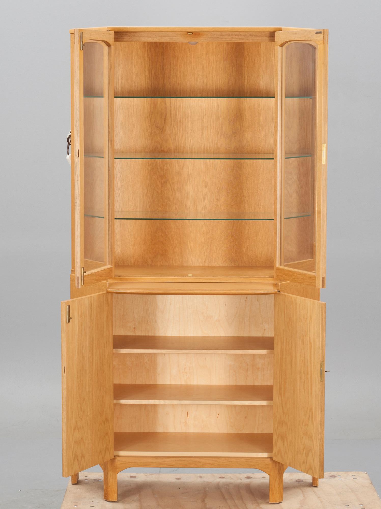 VITRINSKÅP, "Undantaget", Carl Malmsten.