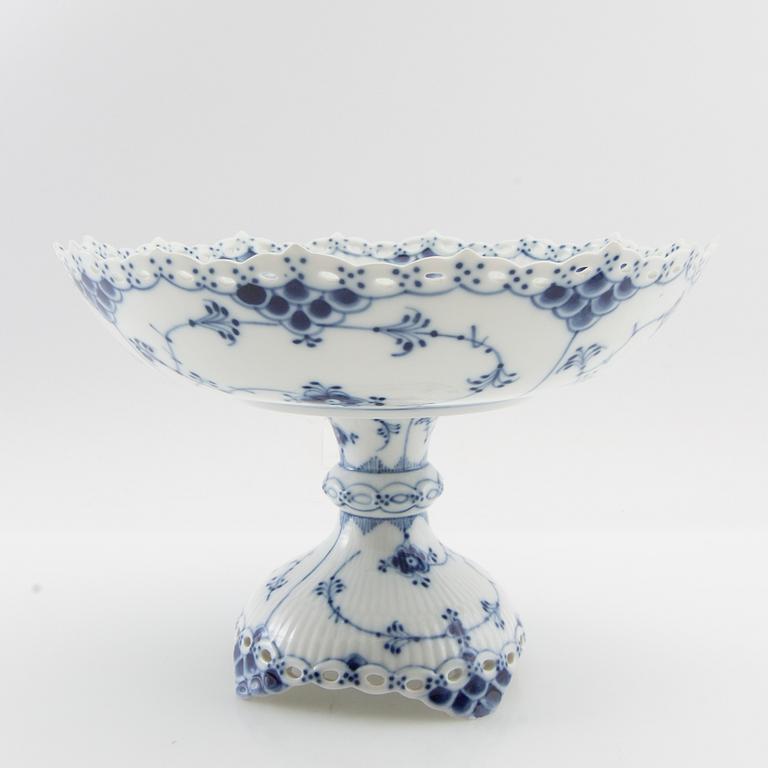 Service "Musselmalet" 15 pcs Royal Copenhagen Denmark late 20th century.