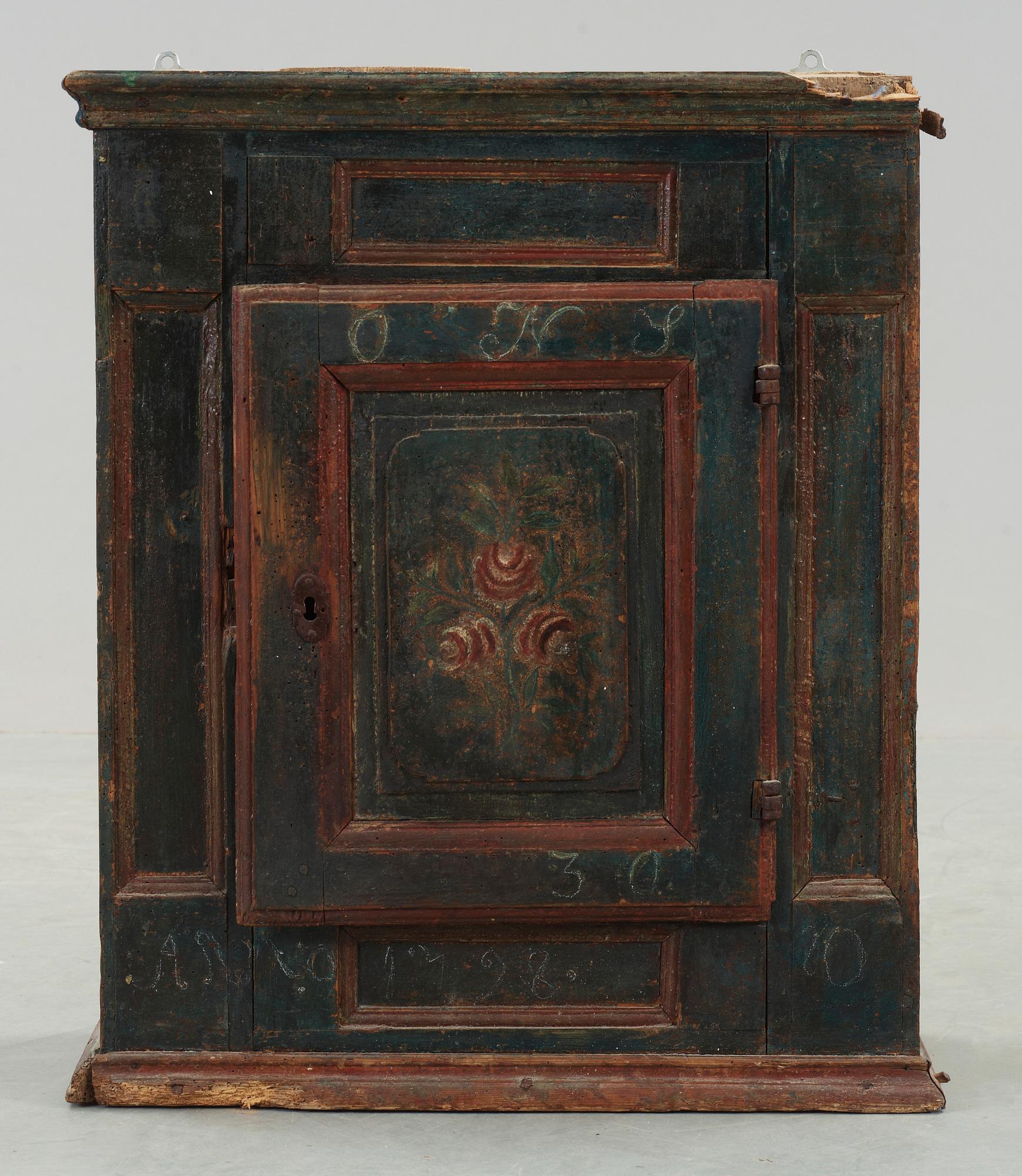 HÄNGSKÅP, allmoge, 1800-tal.