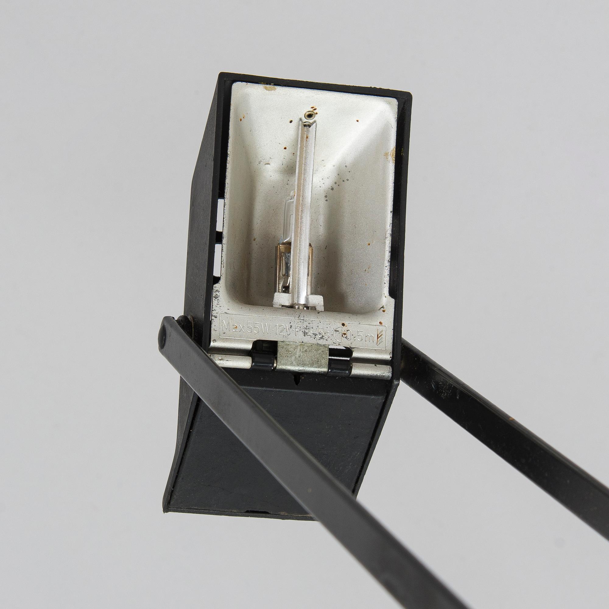 Richard Sapper, pöytävalaisinpari, "Tizio", Artemide, Italia.