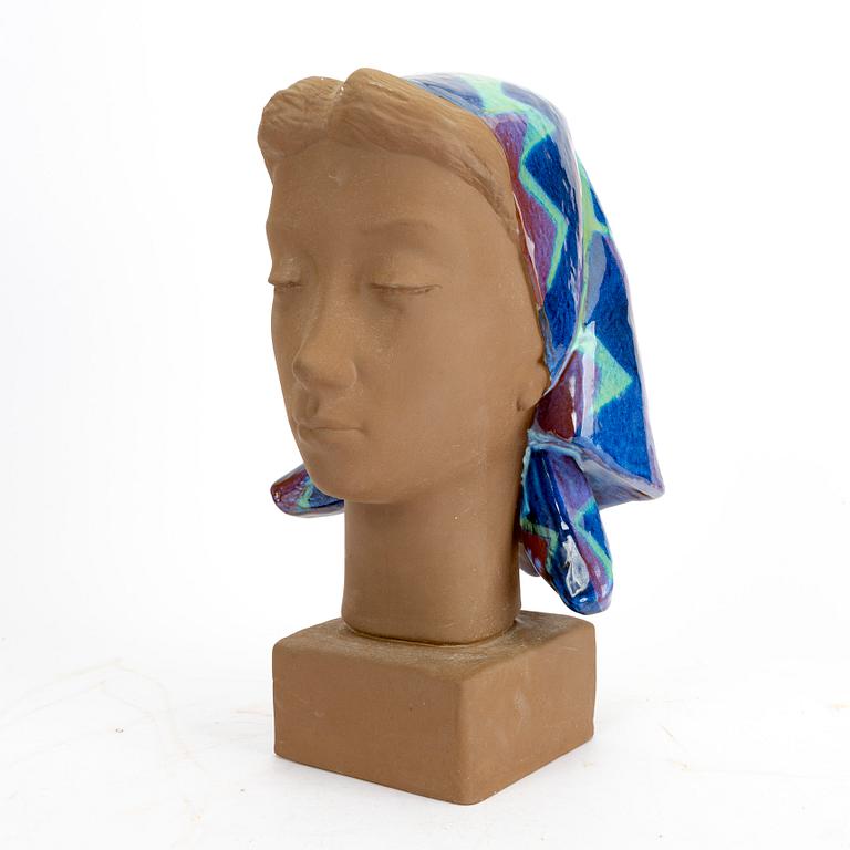 Johannes Hedegaard, figurine, stoneware, signed and numbered 159/2897 Aluminia/Royal Copenhagen, Denmark 1960s.