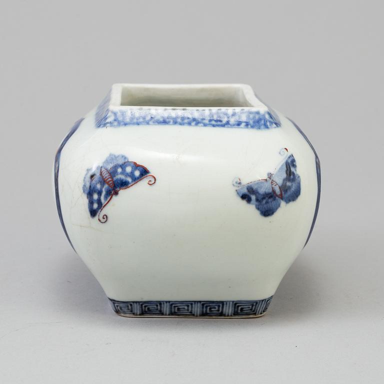 A Chinese underglazed blue and white with iron red porcelain pot, 20th century.