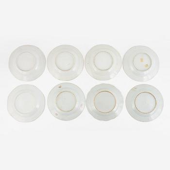 A set of eight Chinese export procelain plates, Qing dynasty, Qianlong (1736-95).