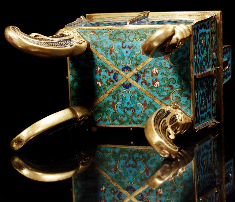 A cloisonne censer with cover, Qing dynasty, Qinalong (1736-95).