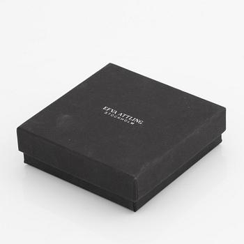 Efva Attling, örhängen, ett par, "Little Rose Petal & Stars Earrings", 18K vitguld med diamanter.