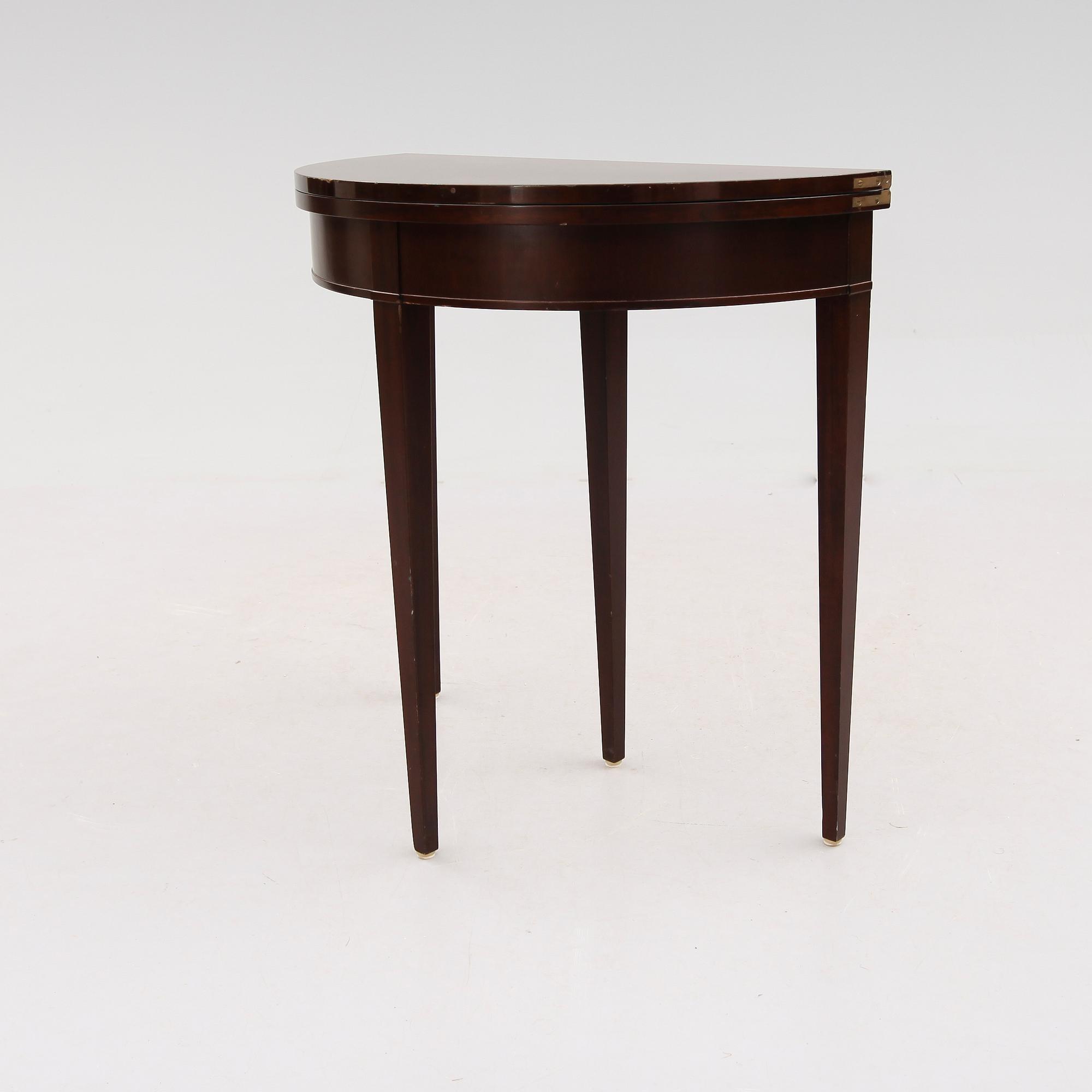VÄGGBORD, 1900-talets första hälft.