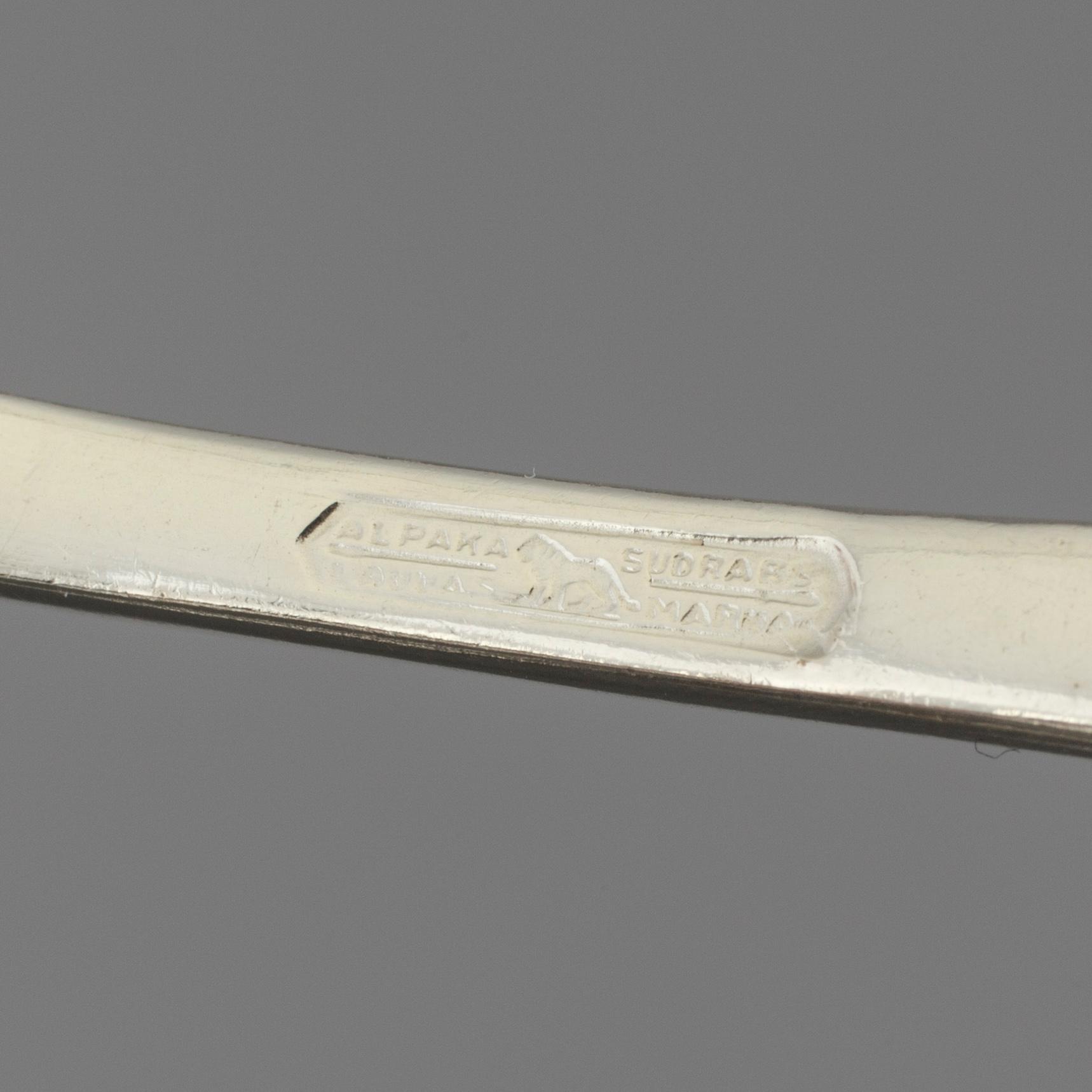 JÜLIIS BLÜM (1873-1932), Riga, bestickservis, silver, 100 delar, med monogram.