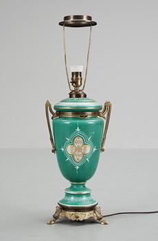 BORDSLAMPA, glas och metall, 1800-tal.