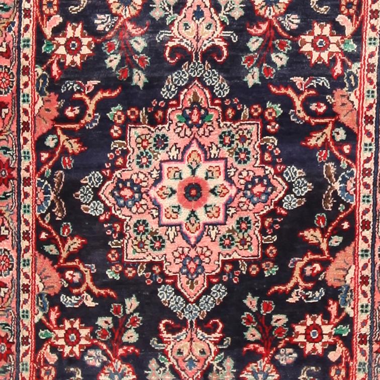 MATTA, Hamadan, ca 330 x 100 cm.