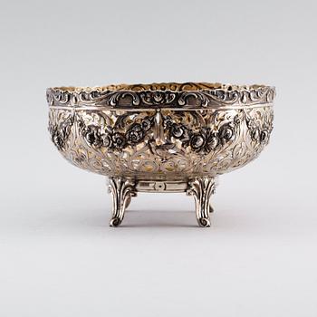 SKÅL, silver, Tyskland, omkring år 1900. Vikt ca 494 gram.