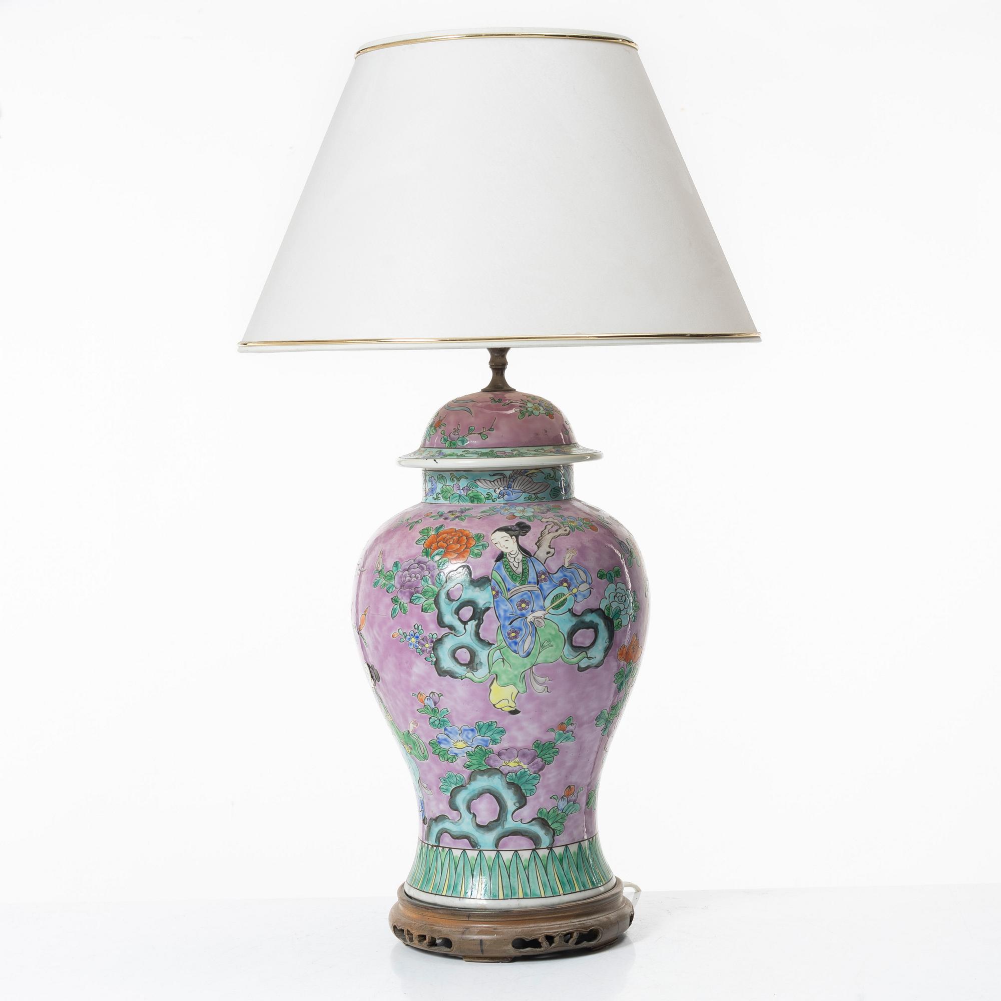 A porcelain table lamp, China, 20th century.