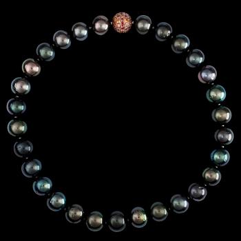 77. A cultured Tahiti pearl necklace, 15-13.4 mm, clasp set with orange-red sapphires.