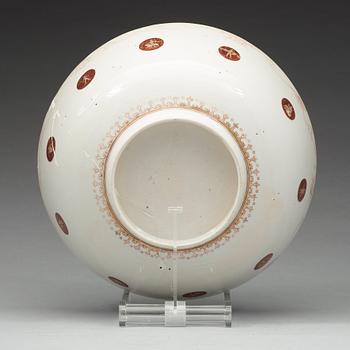 BÅLSKÅL, kompaniporslin. Qingdynastin, 1700-talets första hälft.