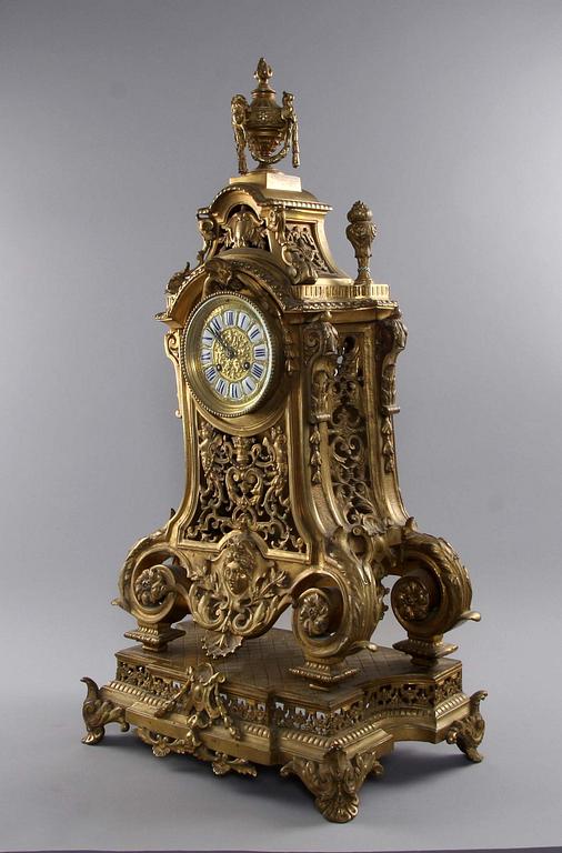 BORDSPENDYL, Louis XVI-stil. 1800-talets slut, Paris.