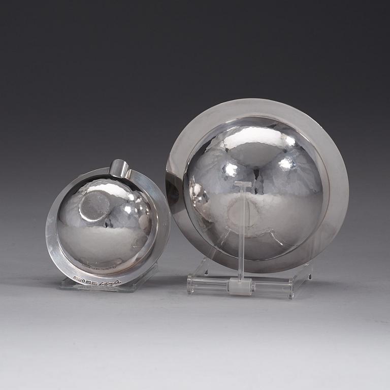 A Wolfgang Gessl sterling creamer and bowl, Stockholm 1990 and 2002.