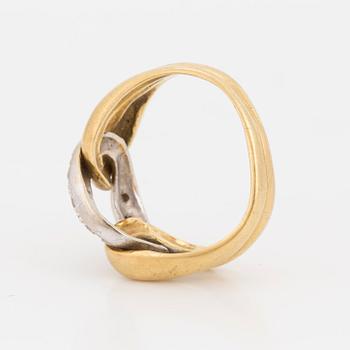 RING, with eight cut diamonds.