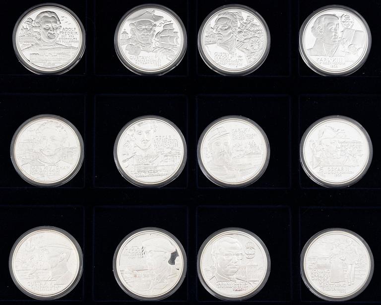 36 medals, silver 925, “Kingdom of Sweden”, in fitted case.