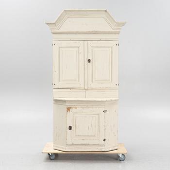 A cabinet, 18th/19th Century.