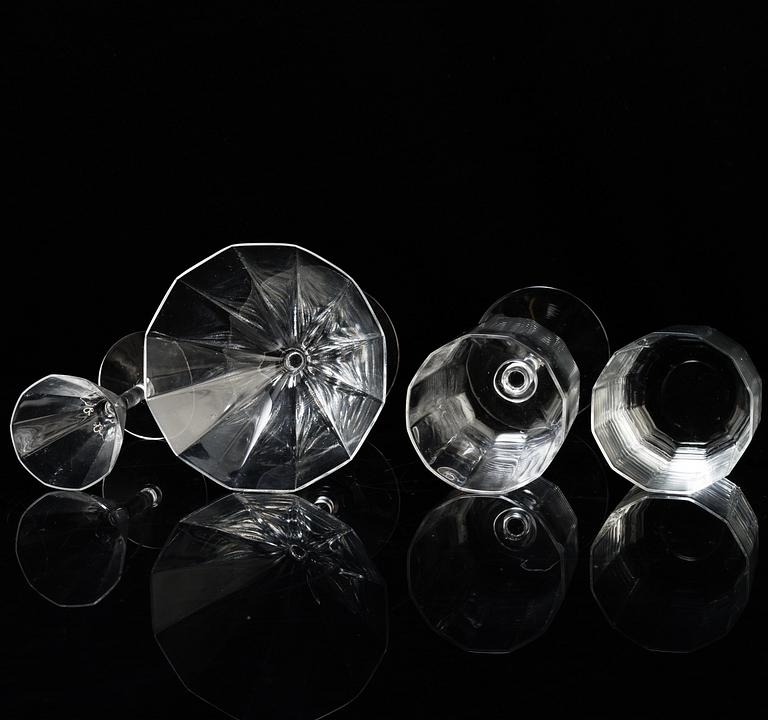 BERYL VALLIEN, a 35-piece 'Oktav' glass service, Kosta Boda.