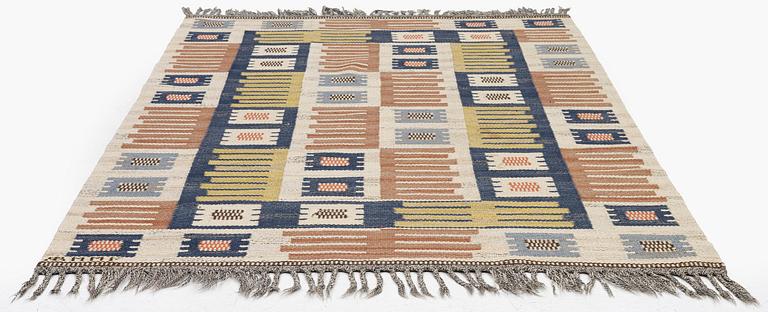 Märta Måås-Fjetterström, a "Porslinsmattan" carpet, flat weave, c. 205 x 140 cm, signed AB MMF.