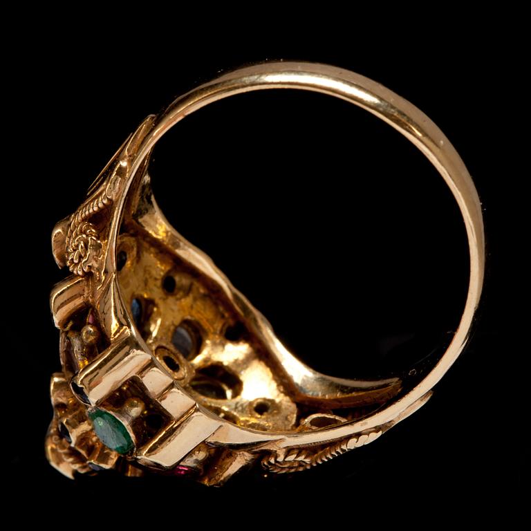 RING, 14 k guld, med olika ädelstenar, 1900-talets andra hälft.