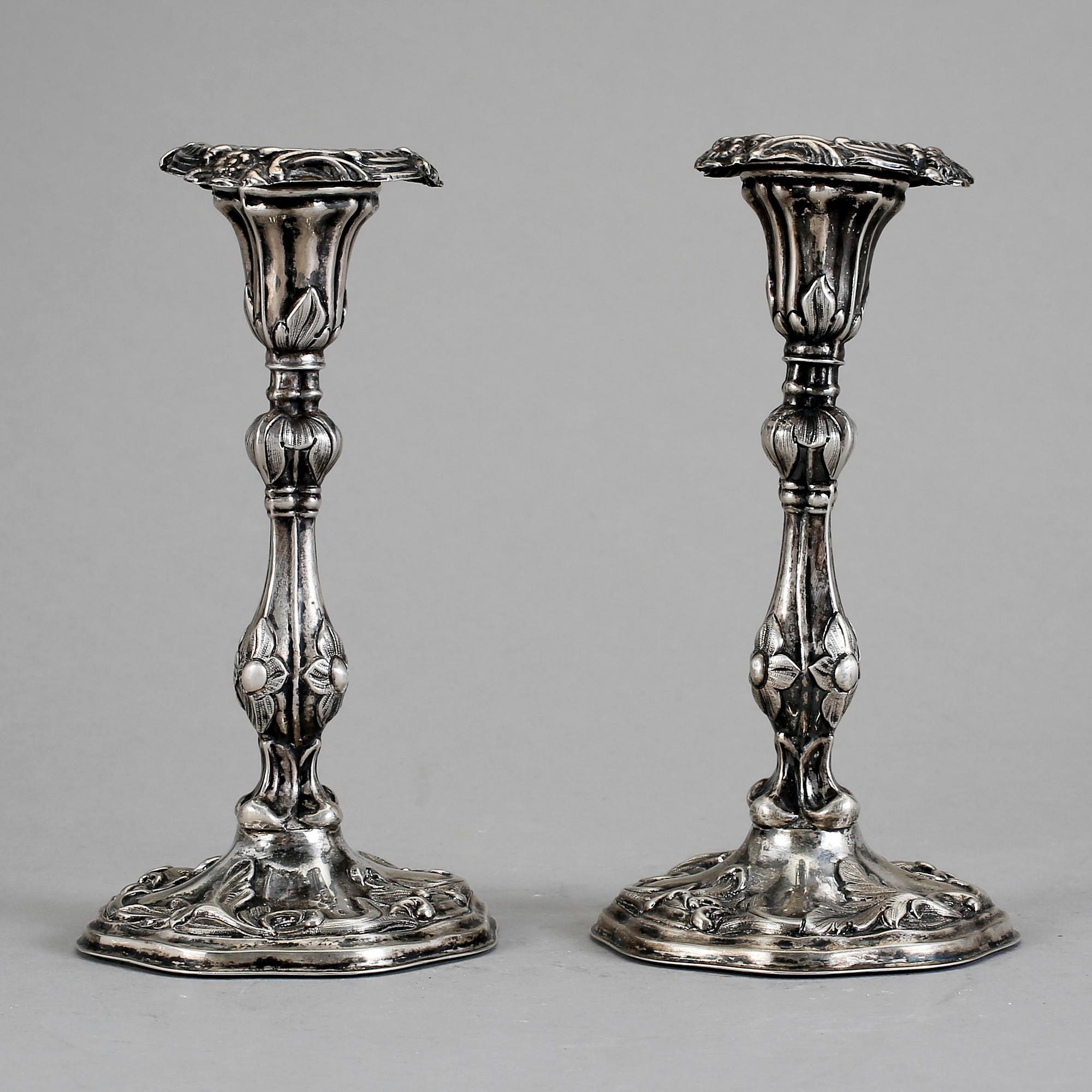 LJUSSTAKAR, ett par, silver, nyrokoko, Anders Lundqvist, Stockholm 1855.