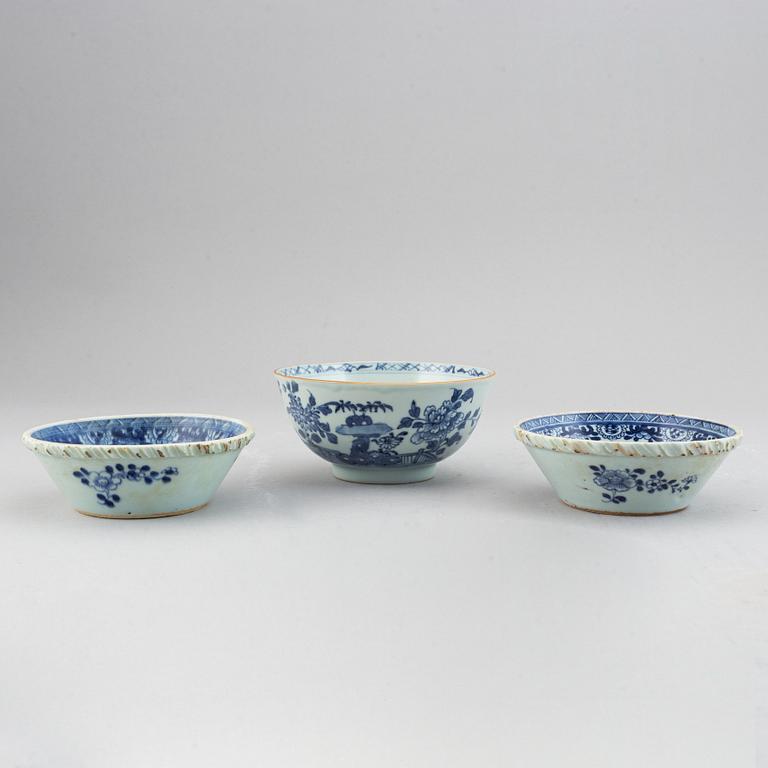 Matservis, 37 delar, kompaniporslin. Qingdynastin, Qianlong (1736-95).