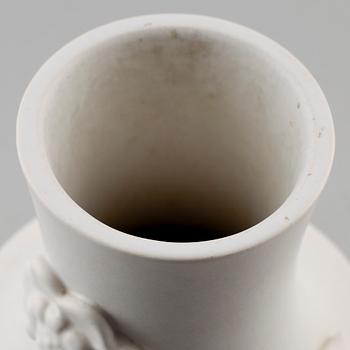 VAS, stengods, "Carrara", Wilhelm Kåge, Gustavsberg 1900-talets mitt.